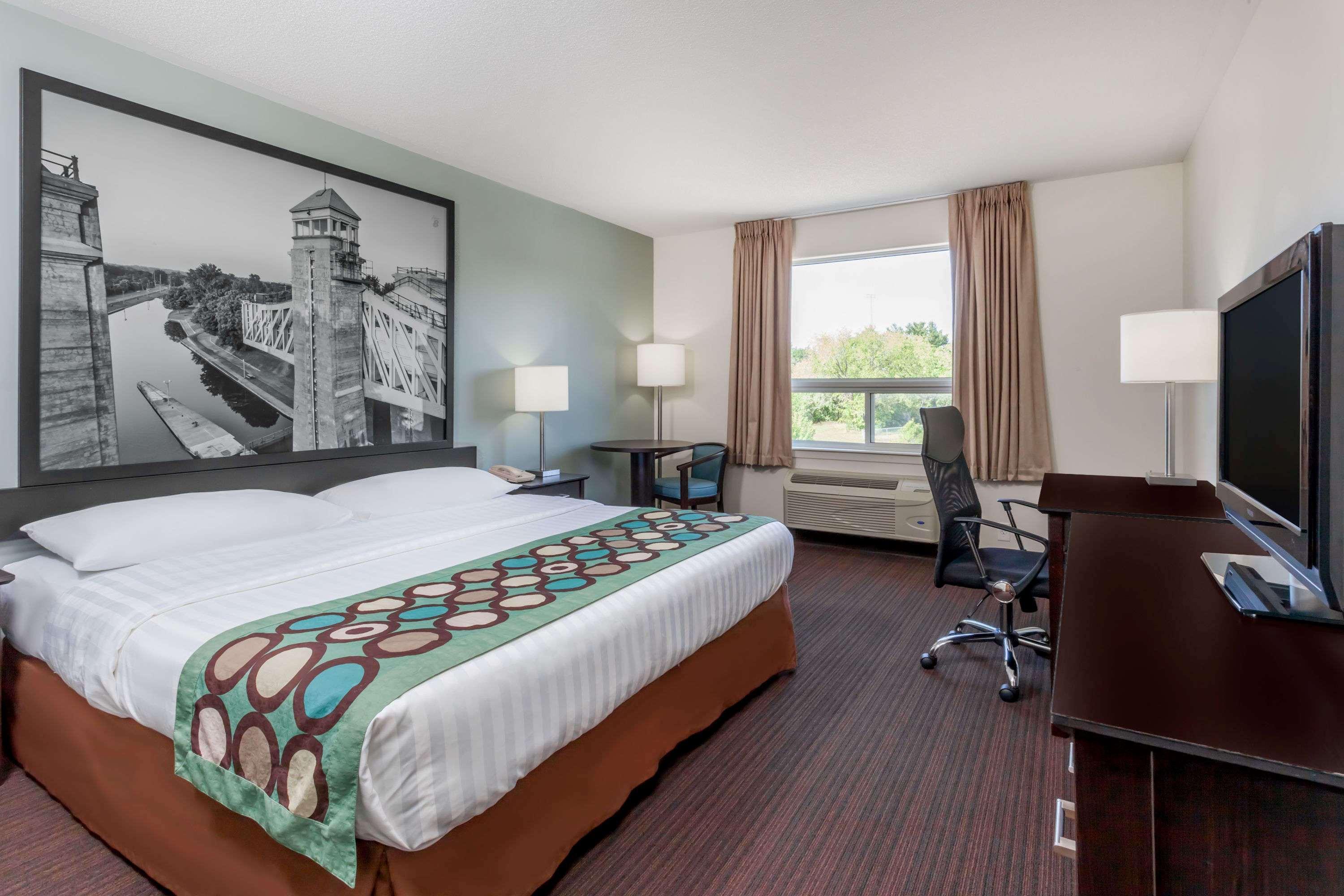 Hotel Super 8 By Wyndham Peterborough Esterno foto