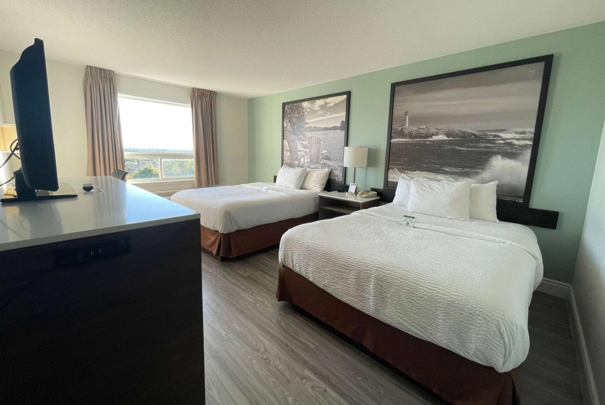 Hotel Super 8 By Wyndham Peterborough Esterno foto