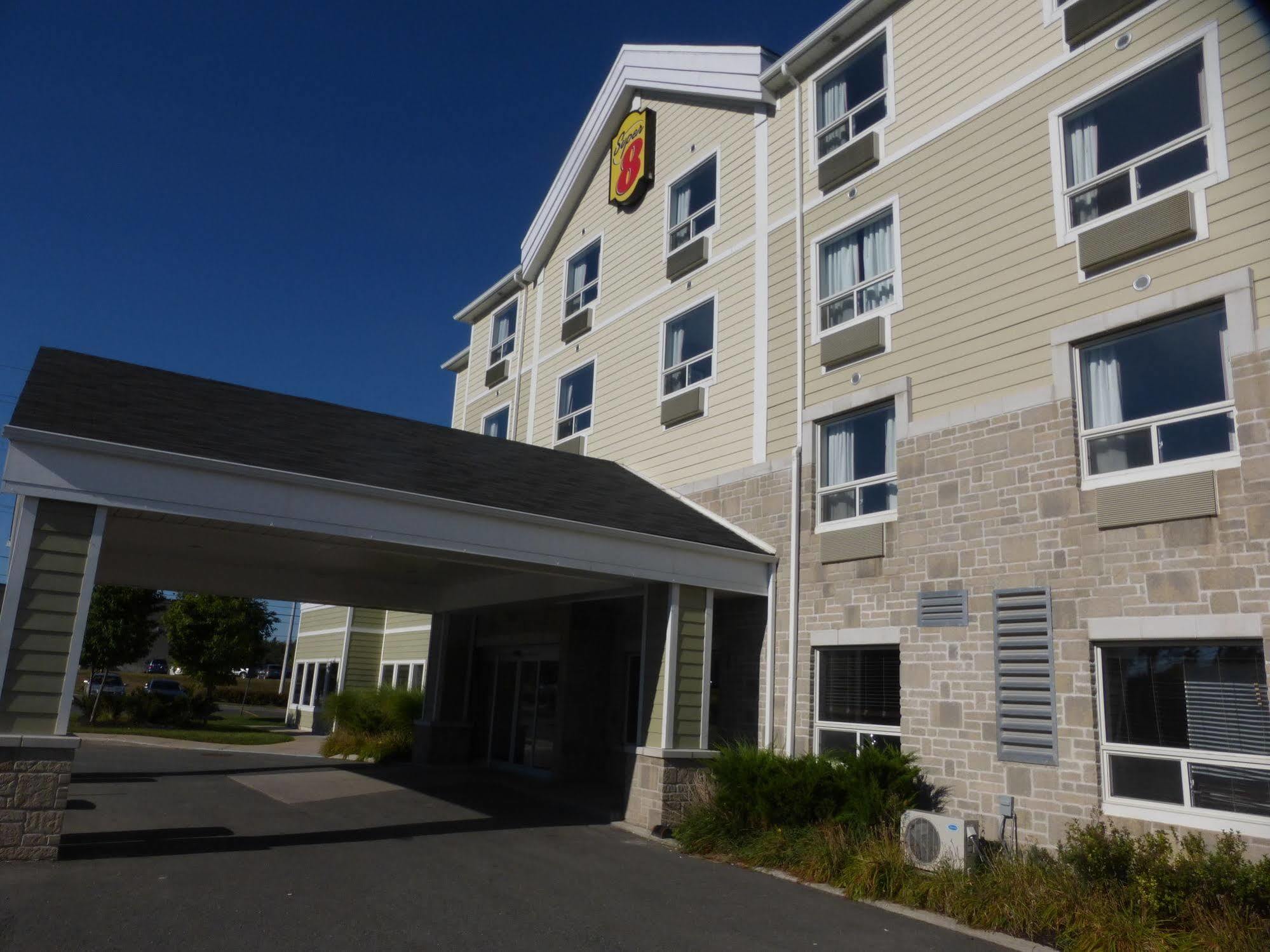 Hotel Super 8 By Wyndham Peterborough Esterno foto