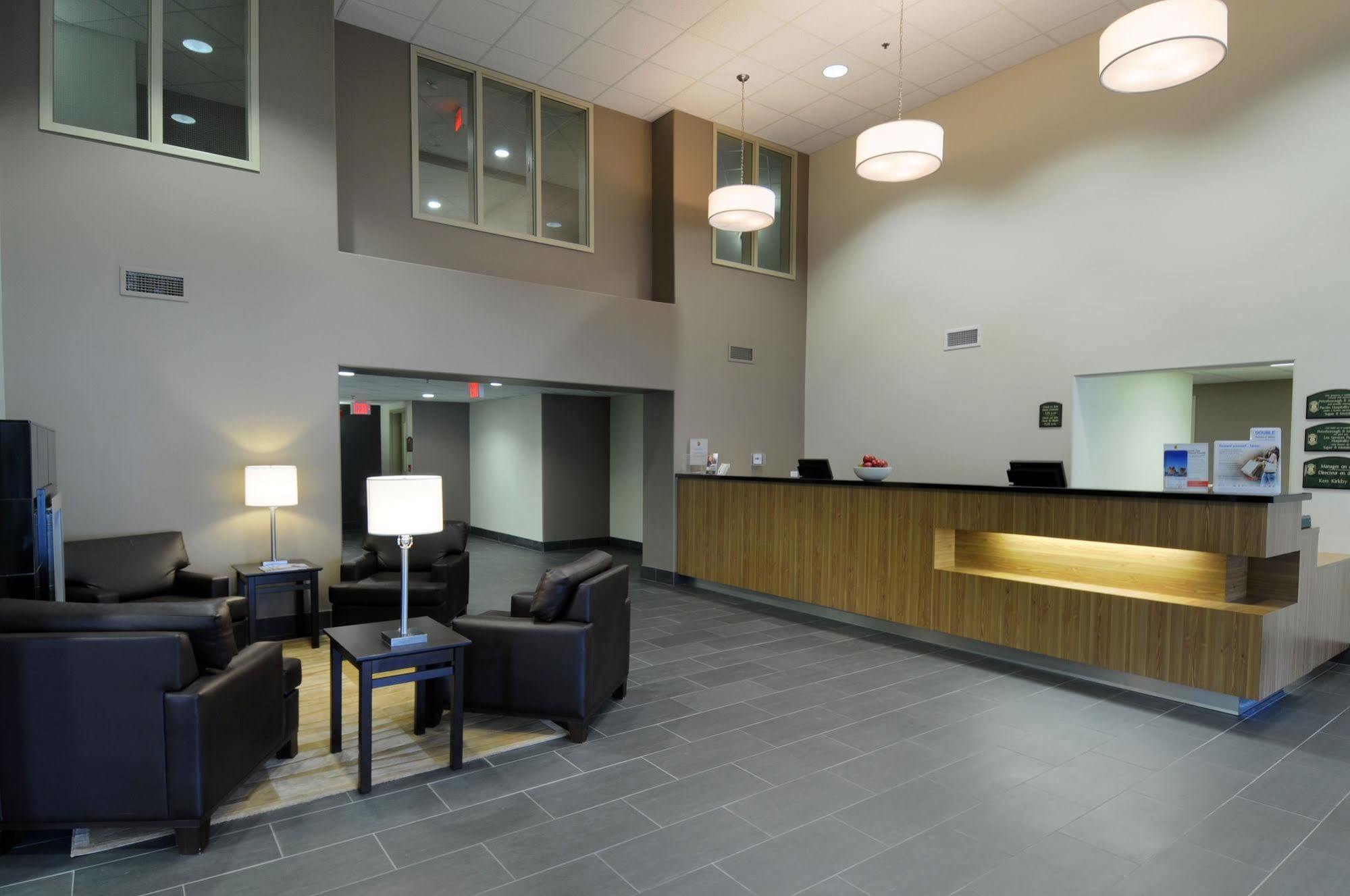 Hotel Super 8 By Wyndham Peterborough Interno foto